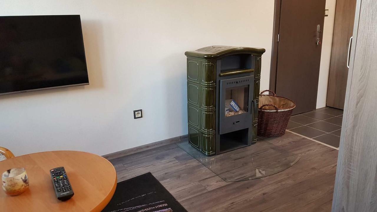 Room With A High Tatras View And Fireplace Štrba 外观 照片